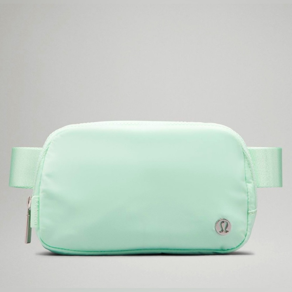 NWT Lululemon Everywhere Belt Bag 1L Mint Moment Crossbody Waist Bag Nylon - Picture 2 of 7